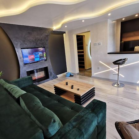 Brend New Luxurious Apartment In Downtown With Free Parking Novi Sad Buitenkant foto
