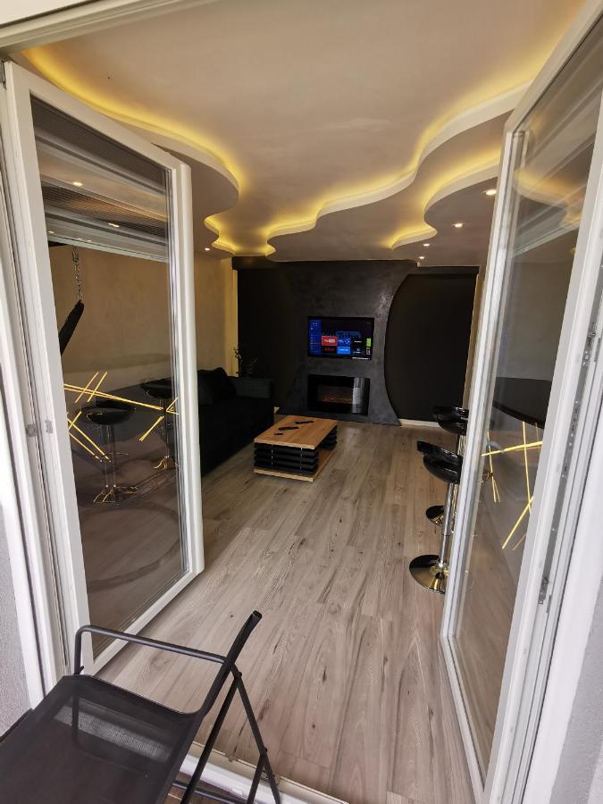 Brend New Luxurious Apartment In Downtown With Free Parking Novi Sad Buitenkant foto
