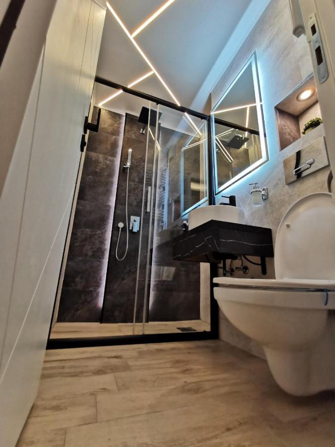 Brend New Luxurious Apartment In Downtown With Free Parking Novi Sad Buitenkant foto